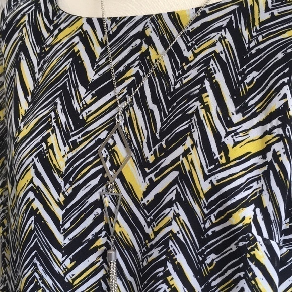 AGB Asymmetrical Blouse Layered With Attached Necklace Large - Picture 4 of 9